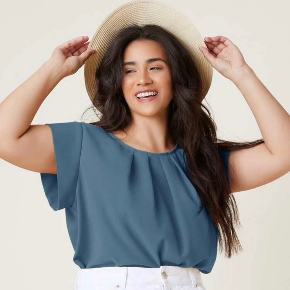 Blue blouse for work or play! 💙